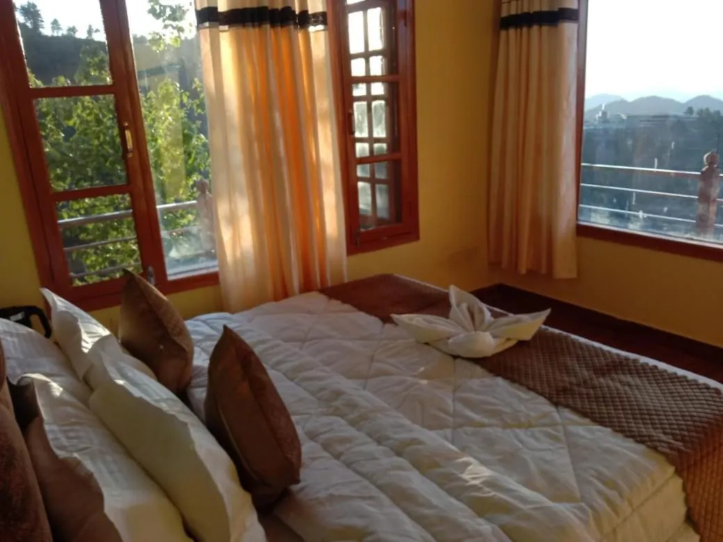Hotel Floret Sojourn Šimla