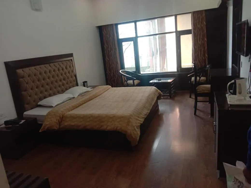 Hotel Floret Sojourn Šimla